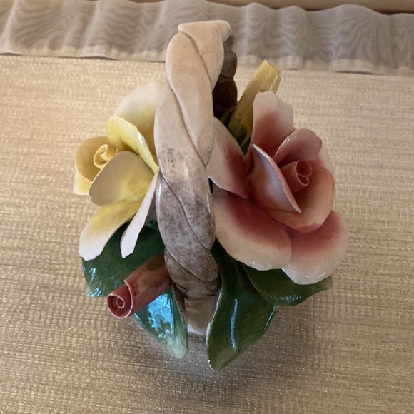 Capodimonte Vintage flower basket Nuova I.I.E. - Picture 4 of 9